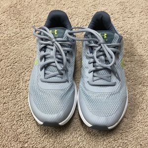 Boys Under Armour Sneakers 6Y
